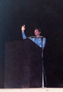 Leonard Nimoy Vulcan salutes the crowd at the Clemens Center, Elmira NY, February 18, 1978